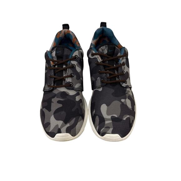 Nike Shoes Roshe One Blue Camo Print Sneakers Size Women's 6 - Picture 2 of 6
